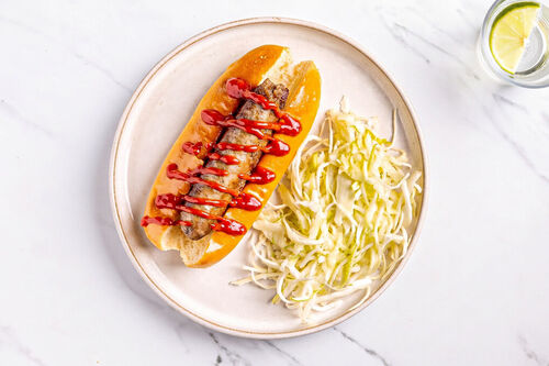 Schneller Hotdog mit Rindswurst