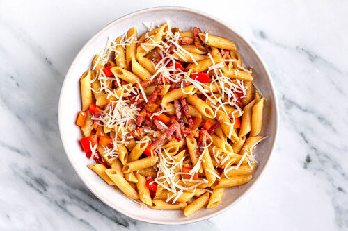 Pikante pasta all'amatriciana