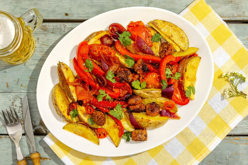 Peruaanse lomo saltado met vegan chorizo