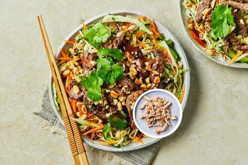 Carb-Conscious Spicy Sriracha Pork Bowl