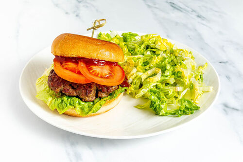 Saftiger Burger mit Rinderhack
