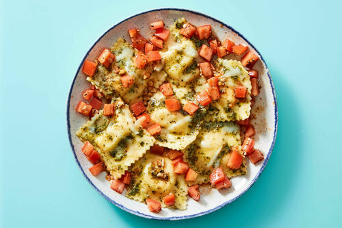 Cheesy Ravioli with Pesto