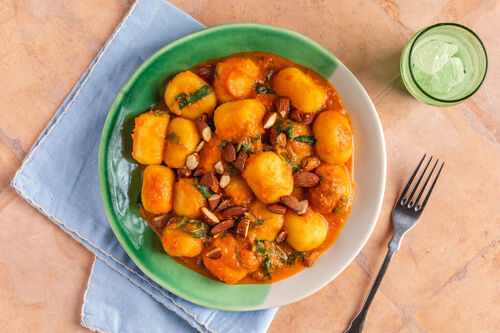 Käse-Gnocchi in Paprikasauce