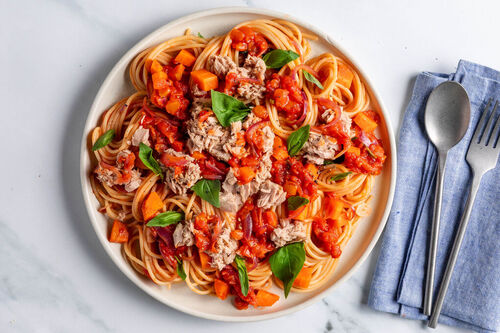 Spaghetti met tonijn in tomatensaus
