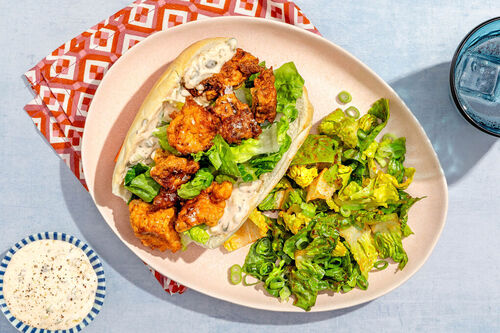 Po’boy met krokante cajun-champignons