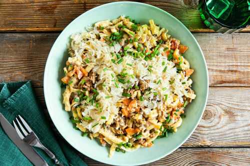 Spätzle mit Bio-Rinderhack und Sauerkraut
