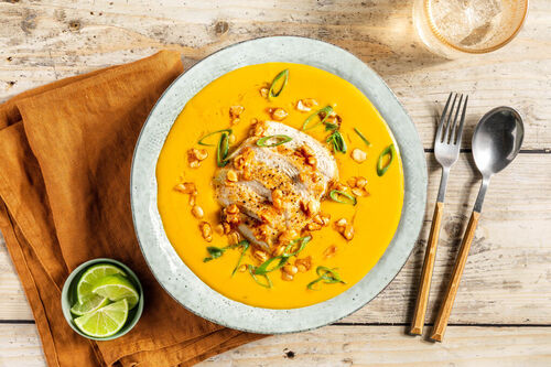 Curry-pompoensoep met kip
