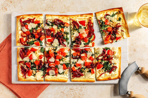 Flammkuchen mit karamellisierten Zwiebeln