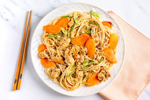 Udon-Nudeln mit saftigem Schweinehack