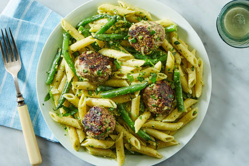 Beef-Ricotta Meatballs with Penne, Pesto & Green Beans | Marley Spoon