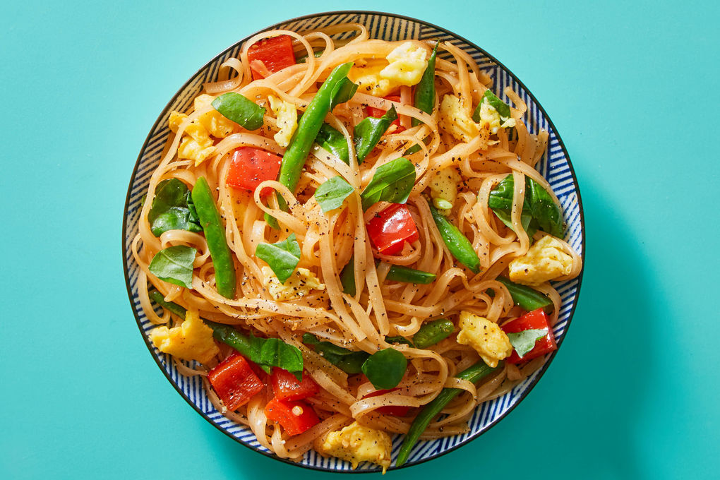 Basil Ginger Rice Noodles with Green Beans Bell Pepper