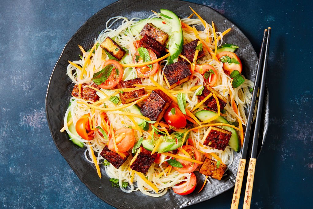 Tofu, Noodle and Mint Salad with Chilli-Lime Dressing | Marley Spoon