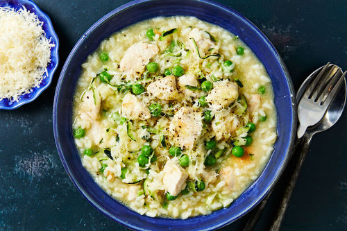 https://marleyspoon.com/media/recipes/48970/main_photos/medium/chicken_and_pea_risotto-63ecb25c3bb3706f89ae17ab405d2fdb.jpeg