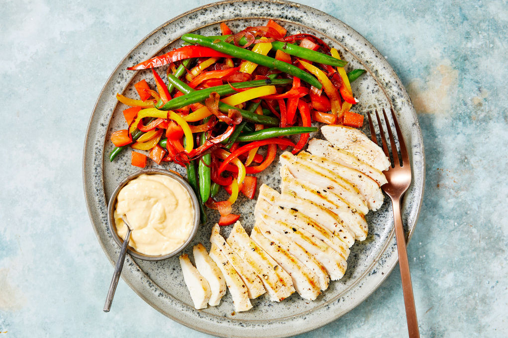 Low Carb Grilled Chicken with Capsicum Stir Fry and Chilli Mayo