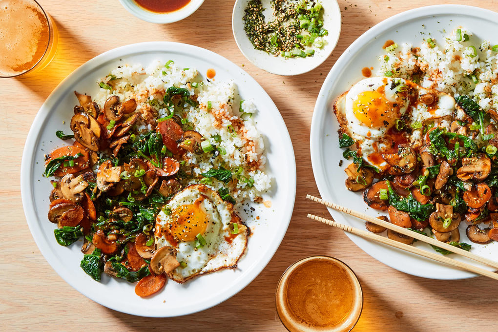 Spinach & Mushroom Bibimbap with Gochujang & Crispy Fried Eggs | Marley  Spoon