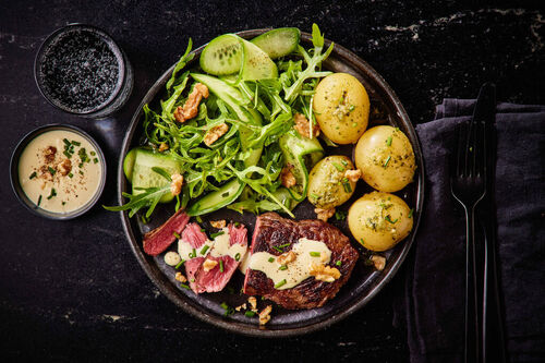 10-Min Creamy Horseradish Rump Steaks