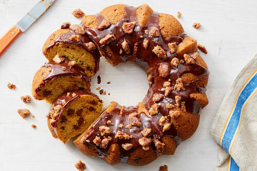 Thanksgiving! Chocolate Chip Pumpkin Cake