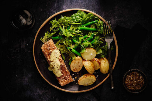 Crusted Salmon and Horseradish Dressing