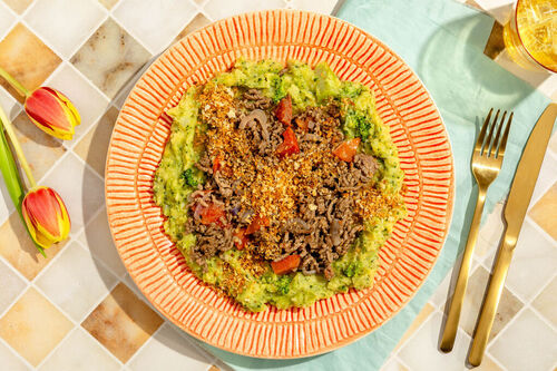 Rinderhack mit Knoblauchbröseln