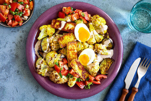 Paneer mit Ei und Tomaten-Bohnen-Salat
