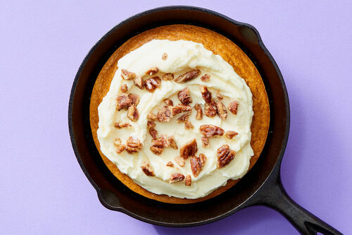 Thanksgiving! Pumpkin Skillet Cake
