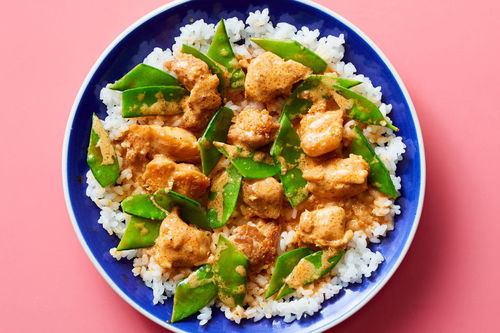 Thai Coconut Curry Chicken With Snow Peas Steamed Rice Dinnerly