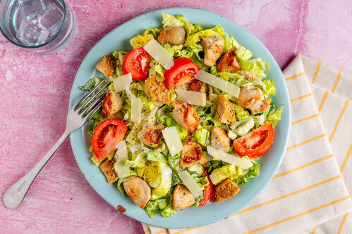 Caesarsalade met bio-kipstukjes