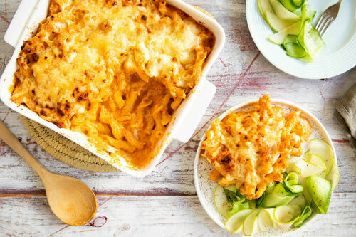 Pasta ovenschotel met paprika-kaassaus
