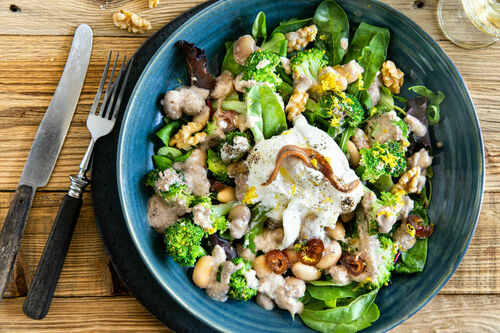 Bonensalade met burrata en broccoli