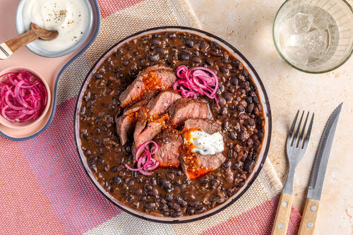 Biefstuk op Mexicaanse bonenstoof