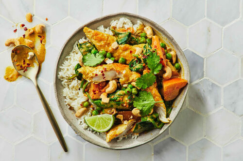 10-Min Malaysian Chicken and Cashew Curry