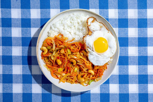 Fixe Asia-Pfanne mit Cashews und Ei