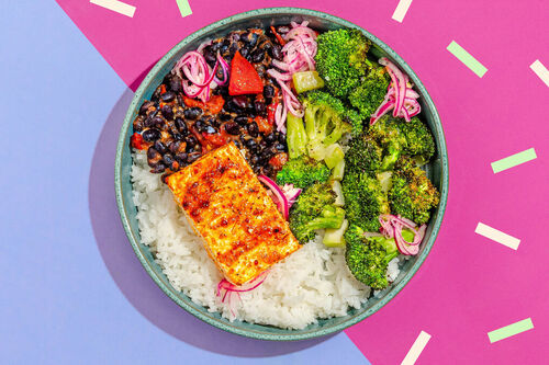 Mexikanische Feta-Bowl mit Bohnen