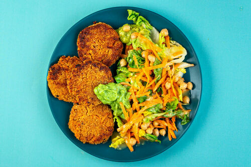 Couscous-Karotten-Puffer mit Guacamole