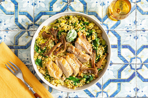 Hähnchen auf cremigem Perlencouscous