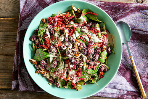 Bonte linzensalade met rode biet