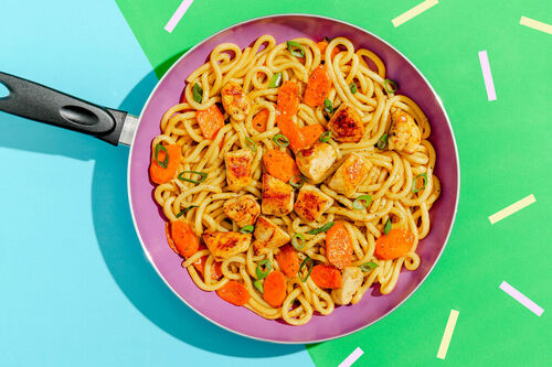 Udon-Hähnchen in süß-salziger Sauce