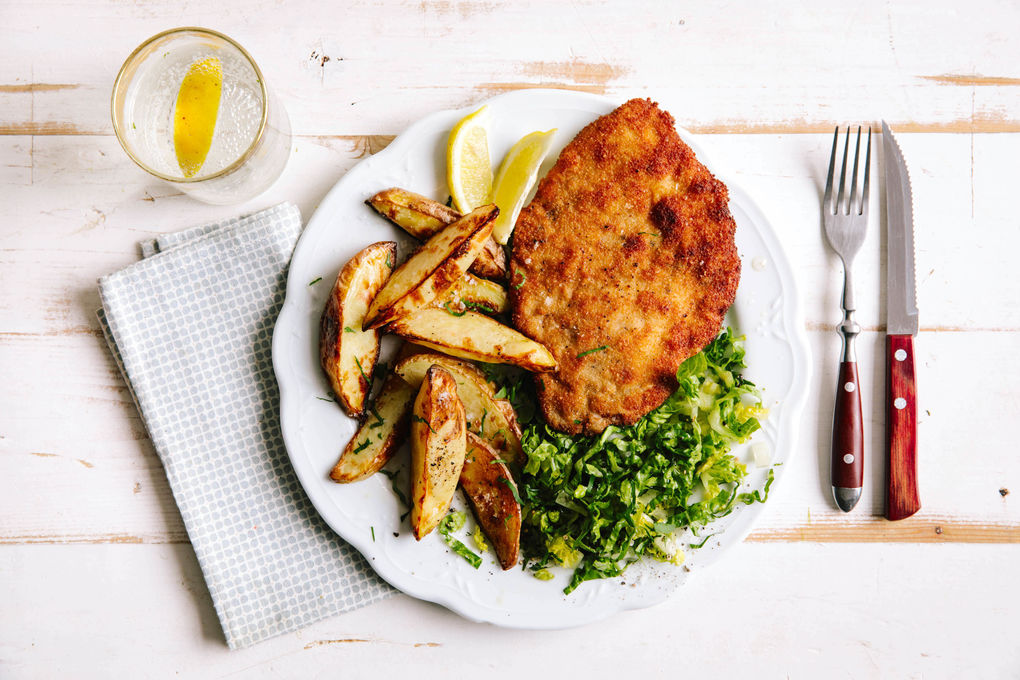 Wienerschnitzel med kyftpotatis och sallad | Marley Spoon