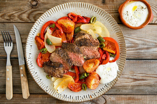 Vega steak met yoghurtsaus