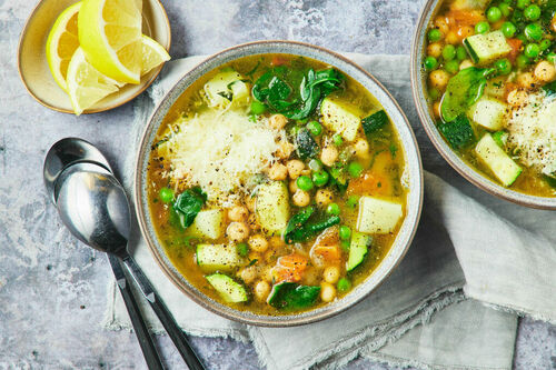 Calorie-Conscious Chickpea Minestrone