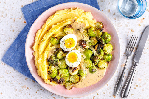 Eieren in kruidige miso-saus