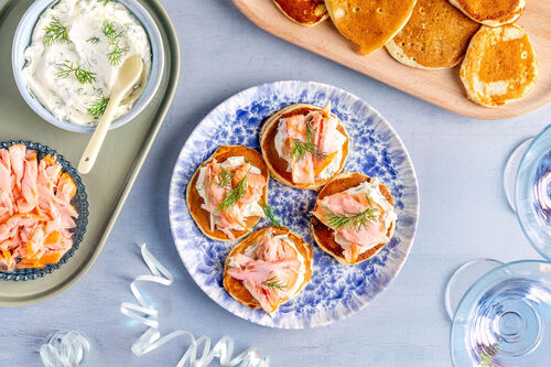 Luxe blini's met warmgerookte zalm