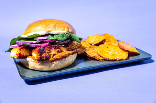 Paneer-Burger mit Currydip