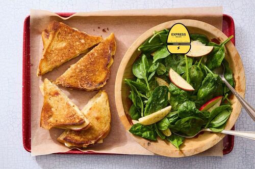 Express Recipe! Apple & Brie Grilled Cheese