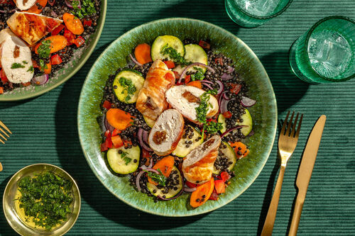 Bio-Hähnchen-Involtini mit Dattelfüllung