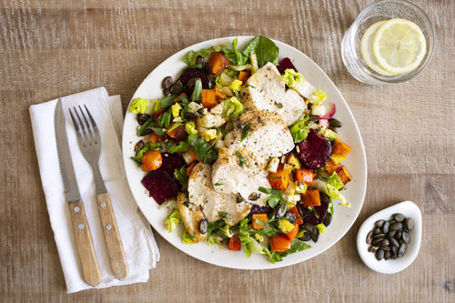 Fitness-salade met biologische kip en peer