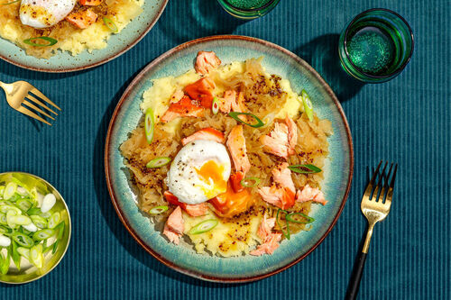 Warmgerookte zalm en gepocheerd ei