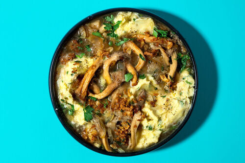 Kräftige Zwiebelsuppe mit Austernpilzen