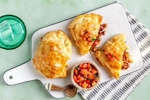 Blätterteig-Empanadas mit veganem Hack