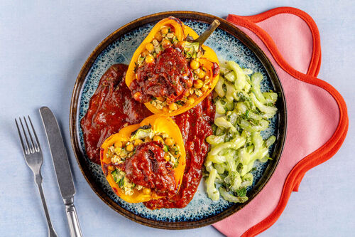 Gefüllte Paprika mit Zucchini & Kichererbsen